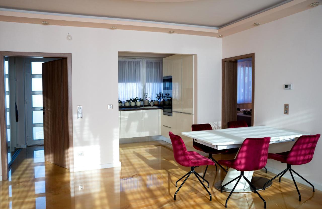 Dream Apartman 1 With Free Parking 杰尔 外观 照片